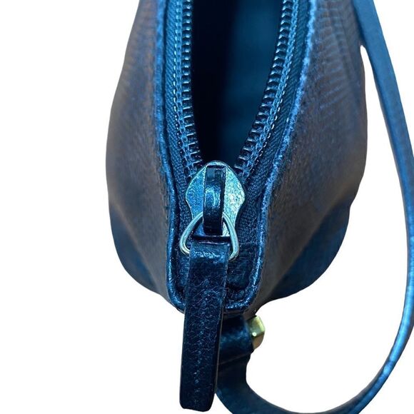 Gucci lizard Embossed Leather Baguette Handbag Black goldtone hardware zip close - Picture 11 of 13